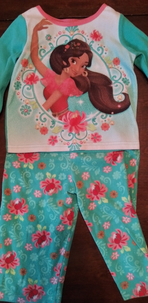 4 sets of Girl toddler pajamas